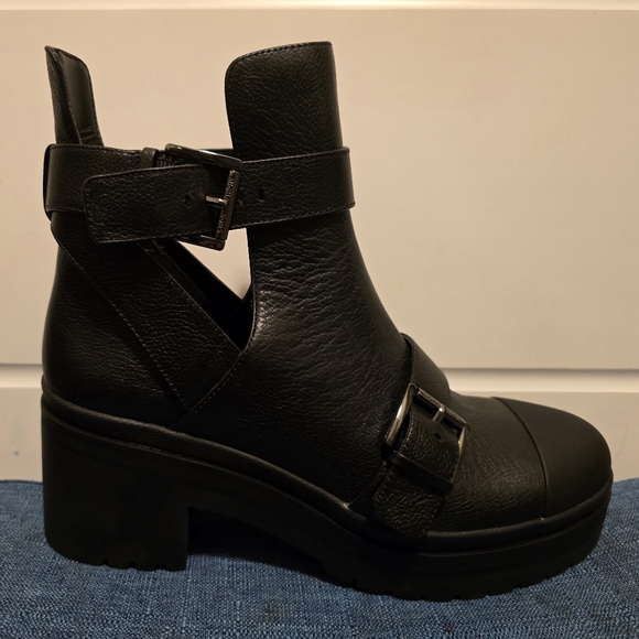 MICHAEL Michael Kors Black Ankle Boots - Picture 5 of 9